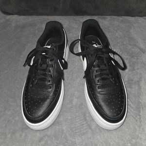 Nike Womens Court Vision Alta Sneakers